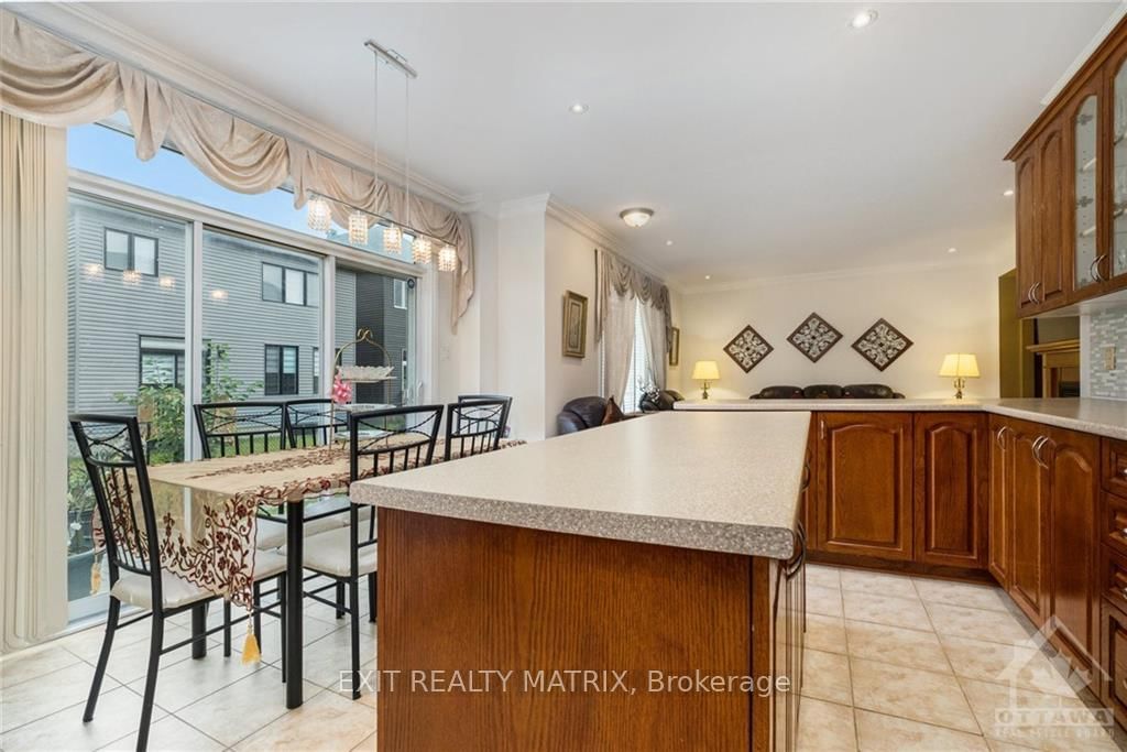 Photo 10 of 388 FAIRLAKES Way, Ottawa, Avalon East — HOMEH