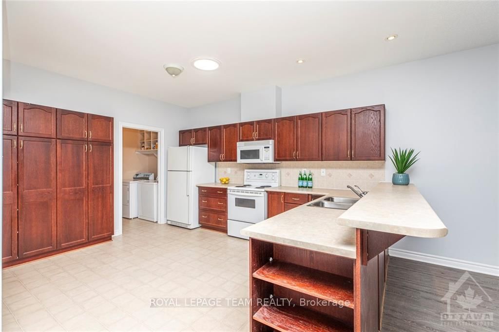 Photo 5 of 20 SAMARA Pl, Ottawa, Stittsville (North) — HOMEH