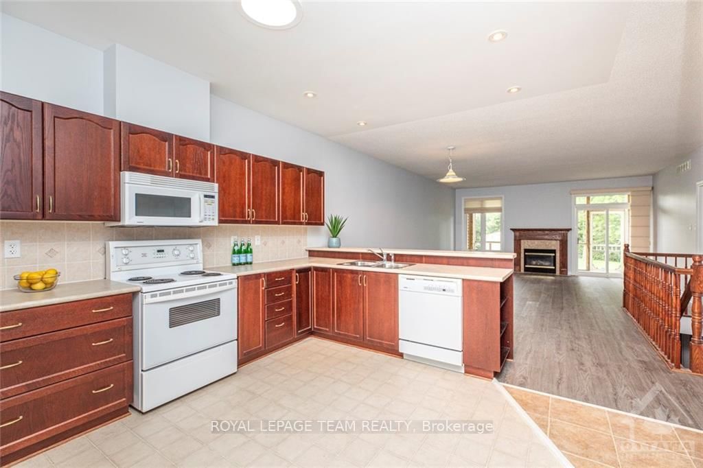 Photo 7 of 20 SAMARA Pl, Ottawa, Stittsville (North) — HOMEH