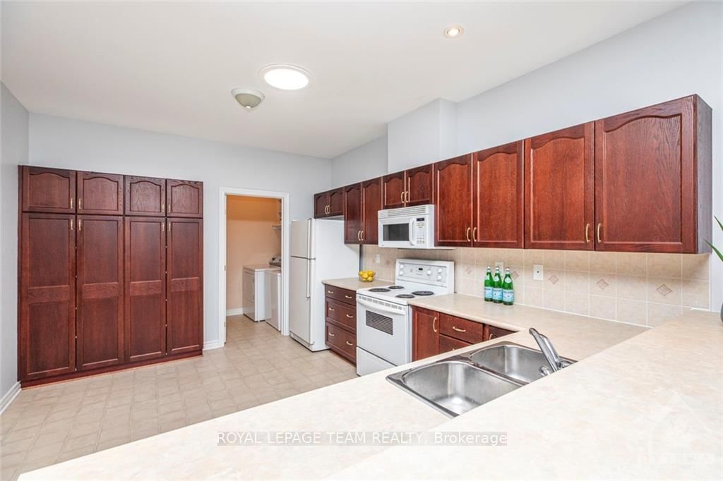 Photo 10 of 20 SAMARA Pl, Ottawa, Stittsville (North) — HOMEH