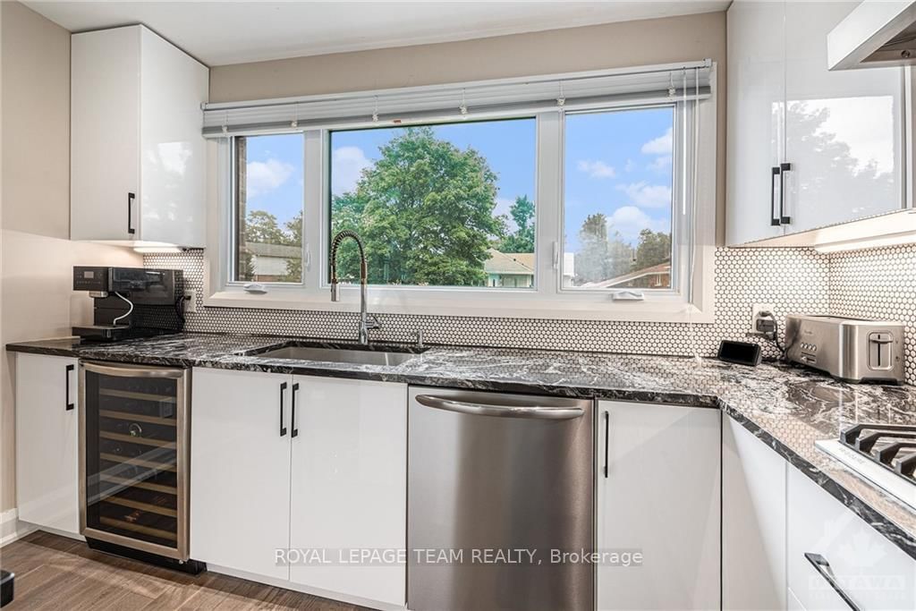 Photo 8 of 1248 HENRY FARM Dr, Ottawa, Copeland Park — HOMEH
