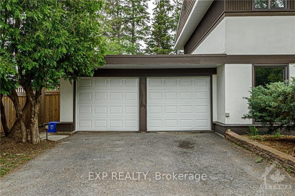 Photo 2 of 26 PELLAN Cres N, Ottawa, Kanata - Beaverbrook — HOMEH