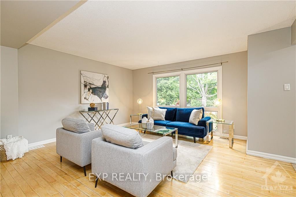 Photo 5 of 26 PELLAN Cres N, Ottawa, Kanata - Beaverbrook — HOMEH