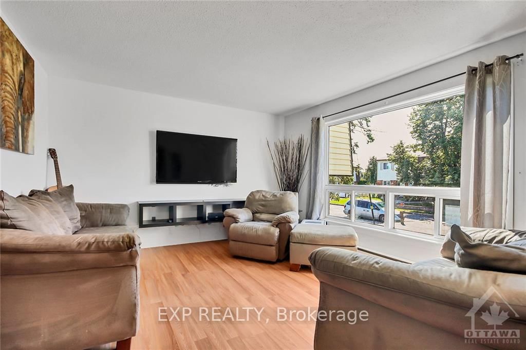 Photo 3 of Unit B, 44 Woodvale, Ottawa, Craig Henry/Woodvale — HOMEH