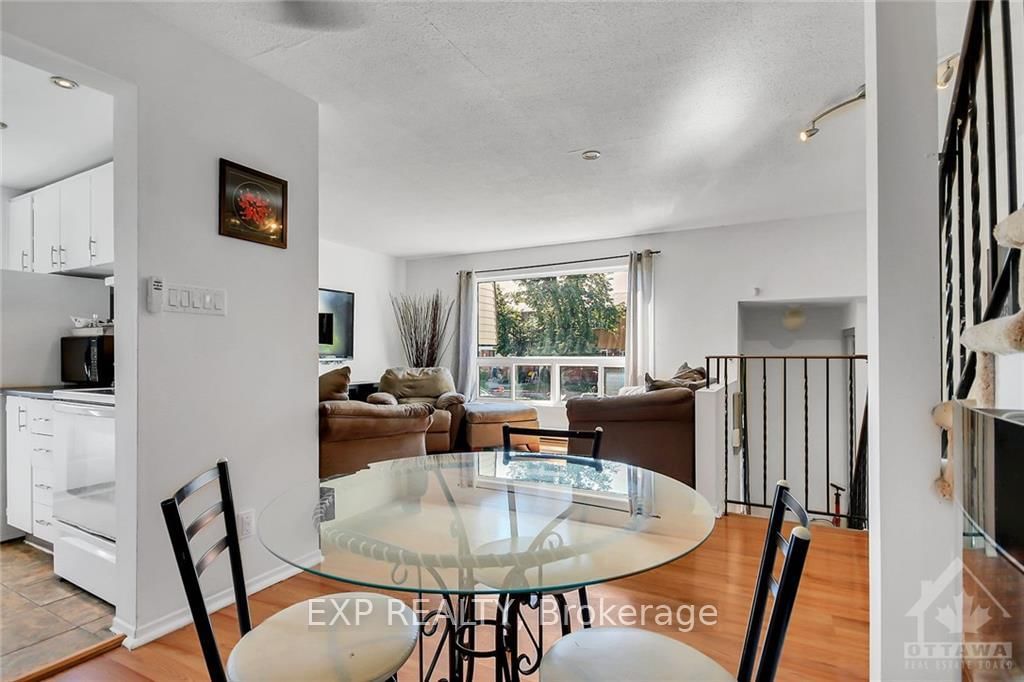 Photo 8 of Unit B, 44 Woodvale, Ottawa, Craig Henry/Woodvale — HOMEH