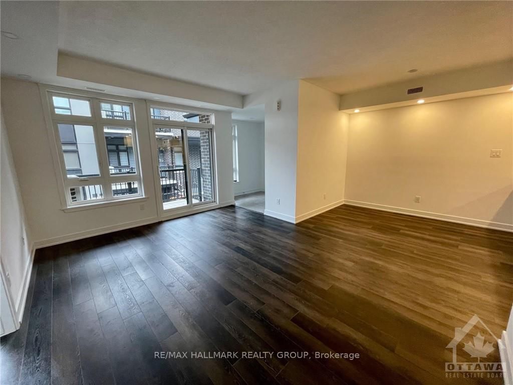 Photo 3 of 400J ROLLING MEADOW Cres, Ottawa, Mer Bleue/Bradley Estates/Anderson Park — HOMEH