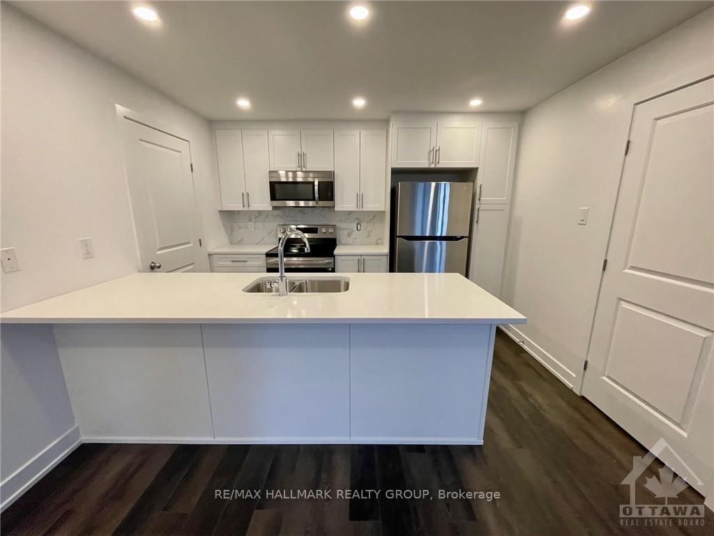 Photo 5 of 400J ROLLING MEADOW Cres, Ottawa, Mer Bleue/Bradley Estates/Anderson Park — HOMEH