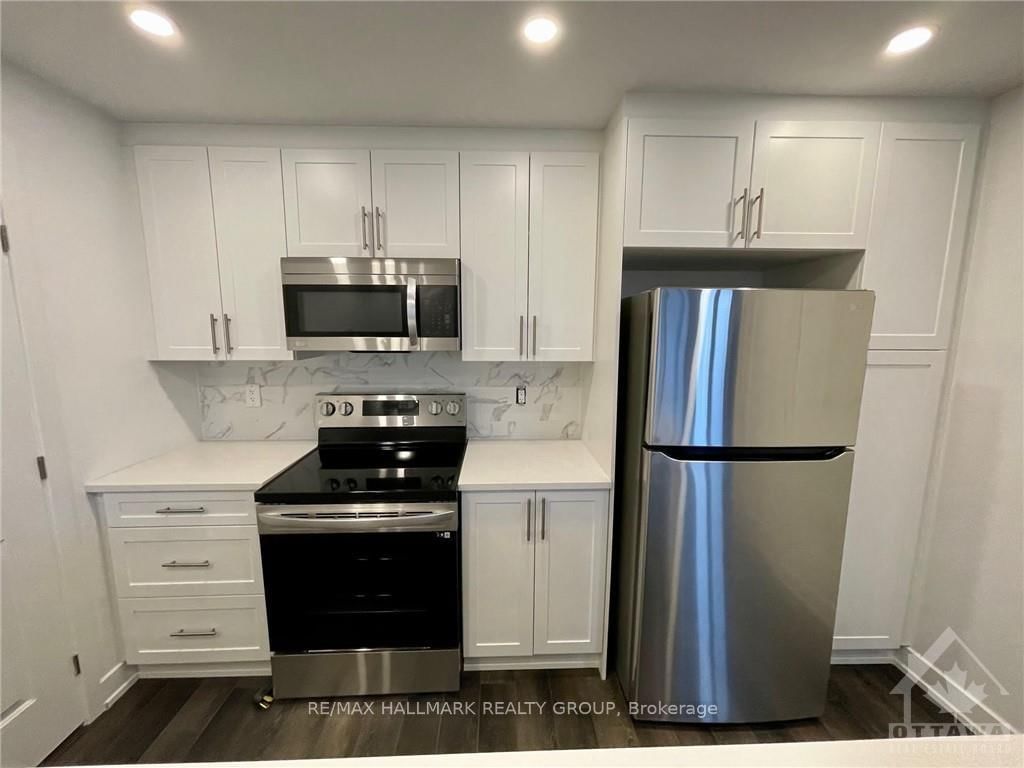 Photo 6 of 400J ROLLING MEADOW Cres, Ottawa, Mer Bleue/Bradley Estates/Anderson Park — HOMEH
