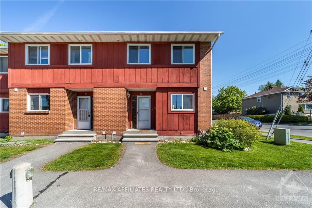 Photo 1 of Unit 12, 800 DE L'EGLISE St, Ottawa, Castle Heights — HOMEH