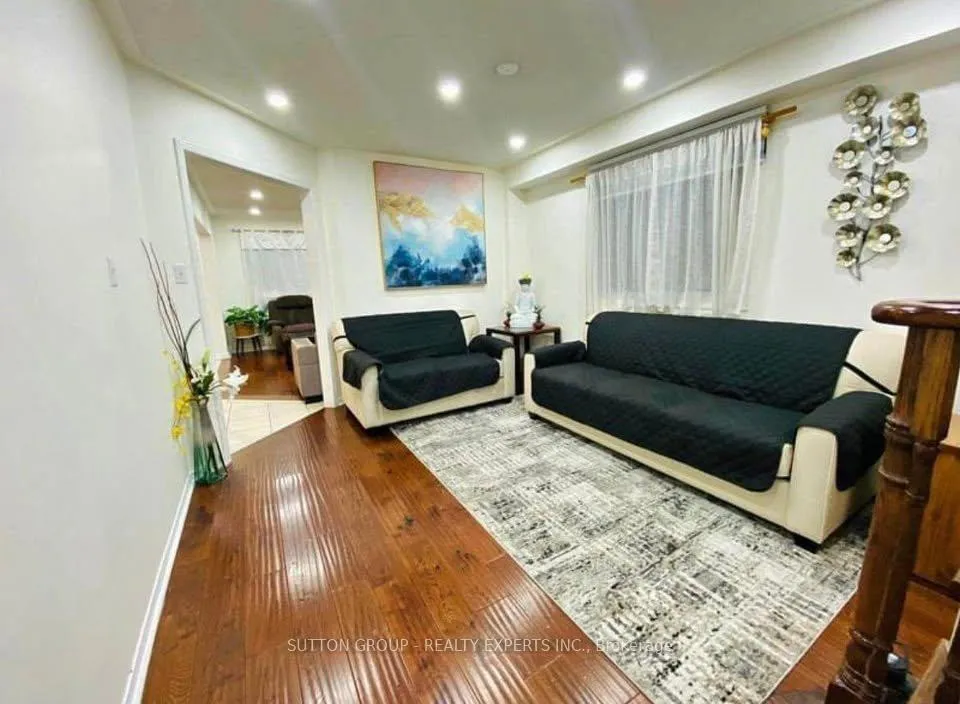 Photo 1 of 31 Farthingale Crescent, Brampton, Fletcher's Meadow — HOMEH