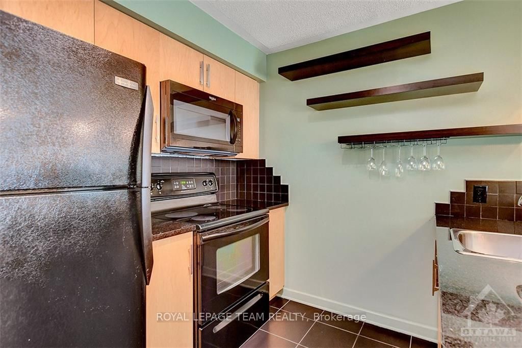 Photo 6 of Unit 805, 138 SOMERSET St W, Ottawa, Ottawa Centre/Golden Triangle — HOMEH