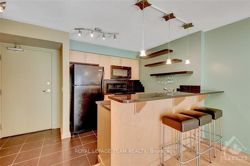 Photo 7 of Unit 805, 138 SOMERSET St W, Ottawa, Ottawa Centre/Golden Triangle — HOMEH