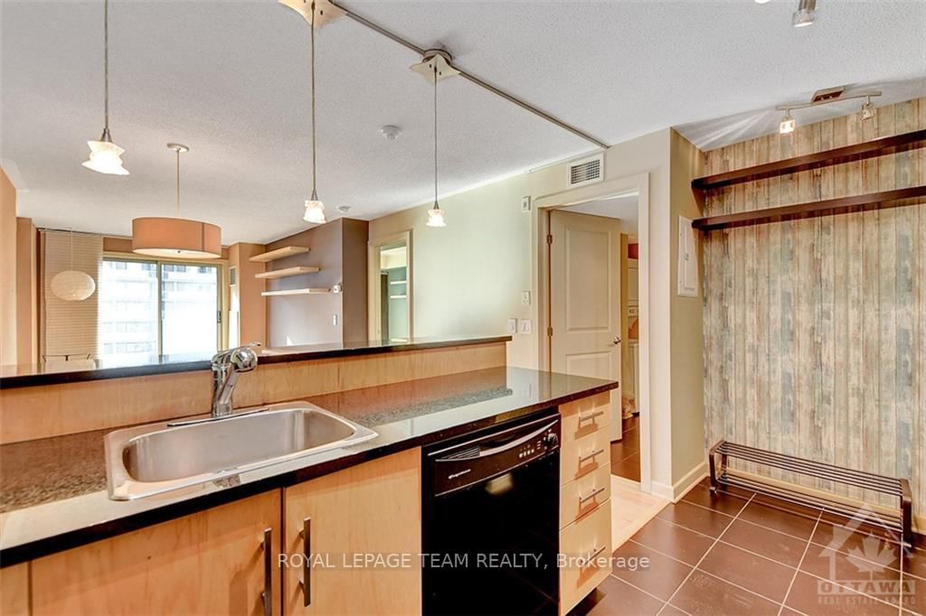 Photo 8 of Unit 805, 138 SOMERSET St W, Ottawa, Ottawa Centre/Golden Triangle — HOMEH