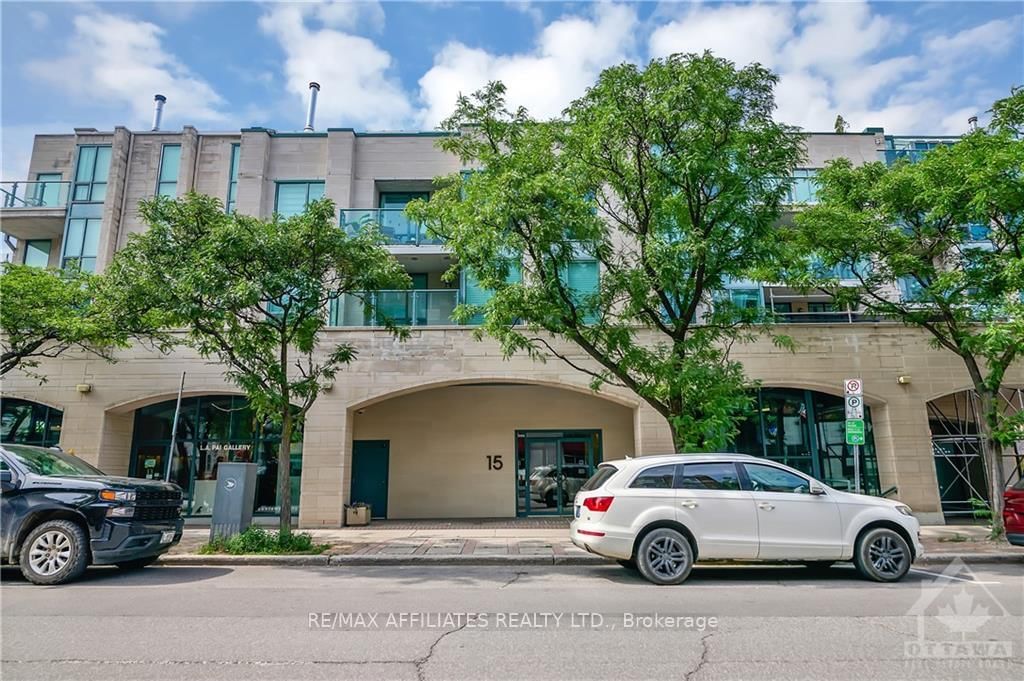 Front of Unit 308, 15 MURRAY St