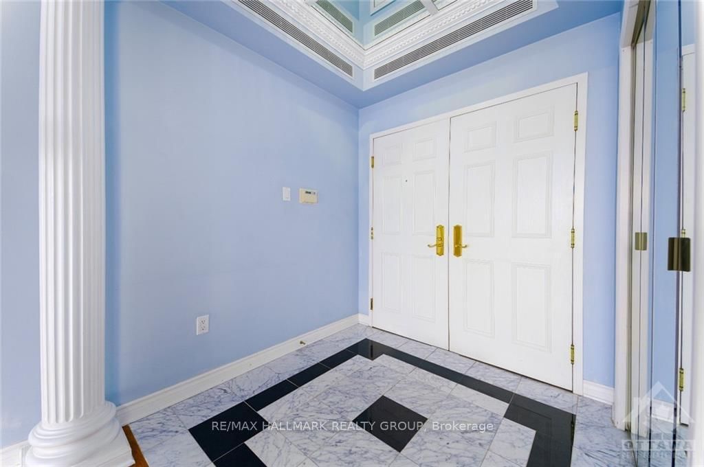 Photo 3 of Unit 403, 1480 RIVERSIDE Dr, Ottawa, Riverview Park — HOMEH