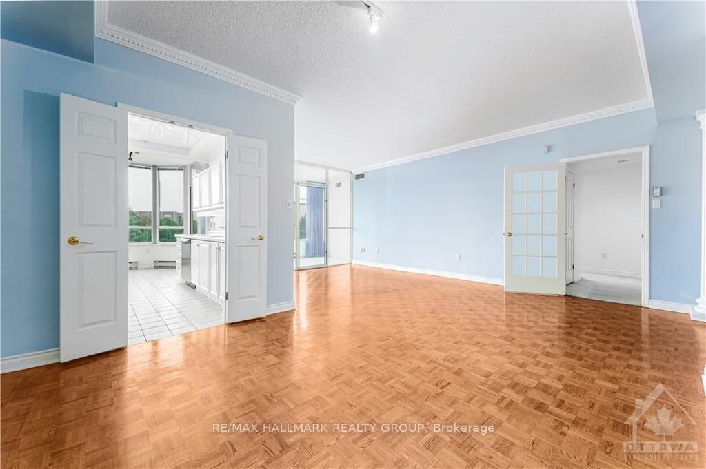 Photo 6 of Unit 403, 1480 RIVERSIDE Dr, Ottawa, Riverview Park — HOMEH