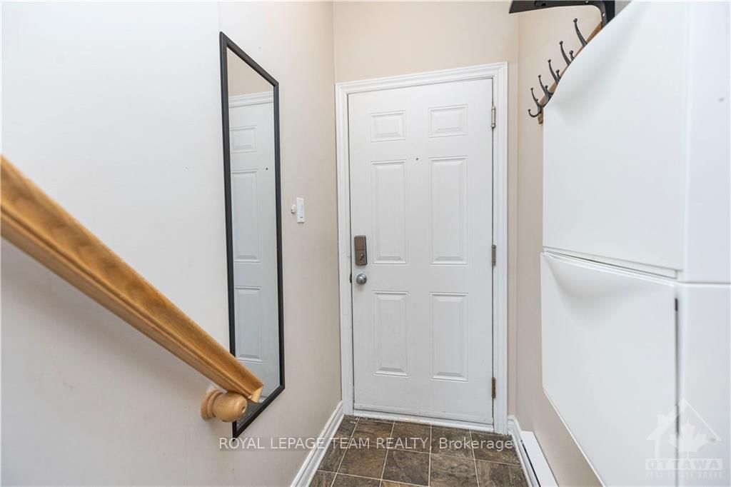Photo 4 of Unit L, 231 CRESTWAY Dr, Ottawa, Barrhaven East — HOMEH