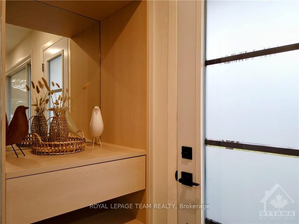 Photo 2 of 62 VIEWMOUNT Dr, Ottawa, Meadowlands/Crestview — HOMEH