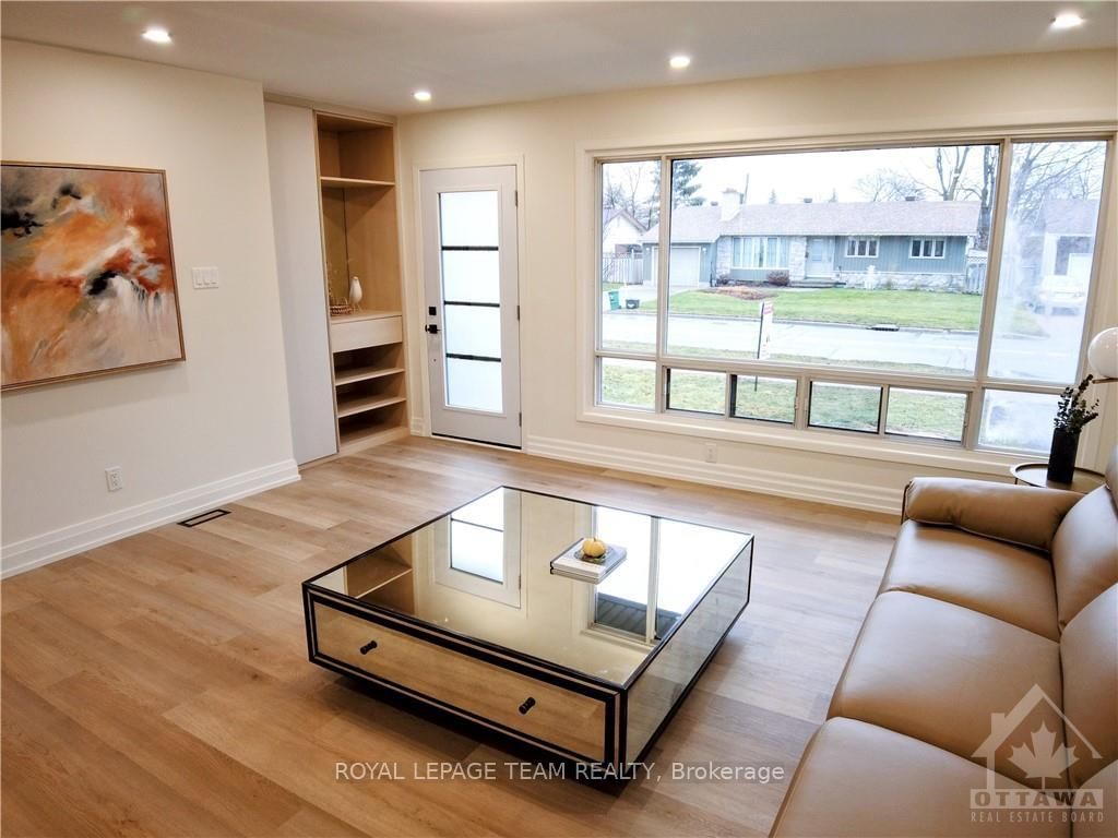 Photo 9 of 62 VIEWMOUNT Dr, Ottawa, Meadowlands/Crestview — HOMEH