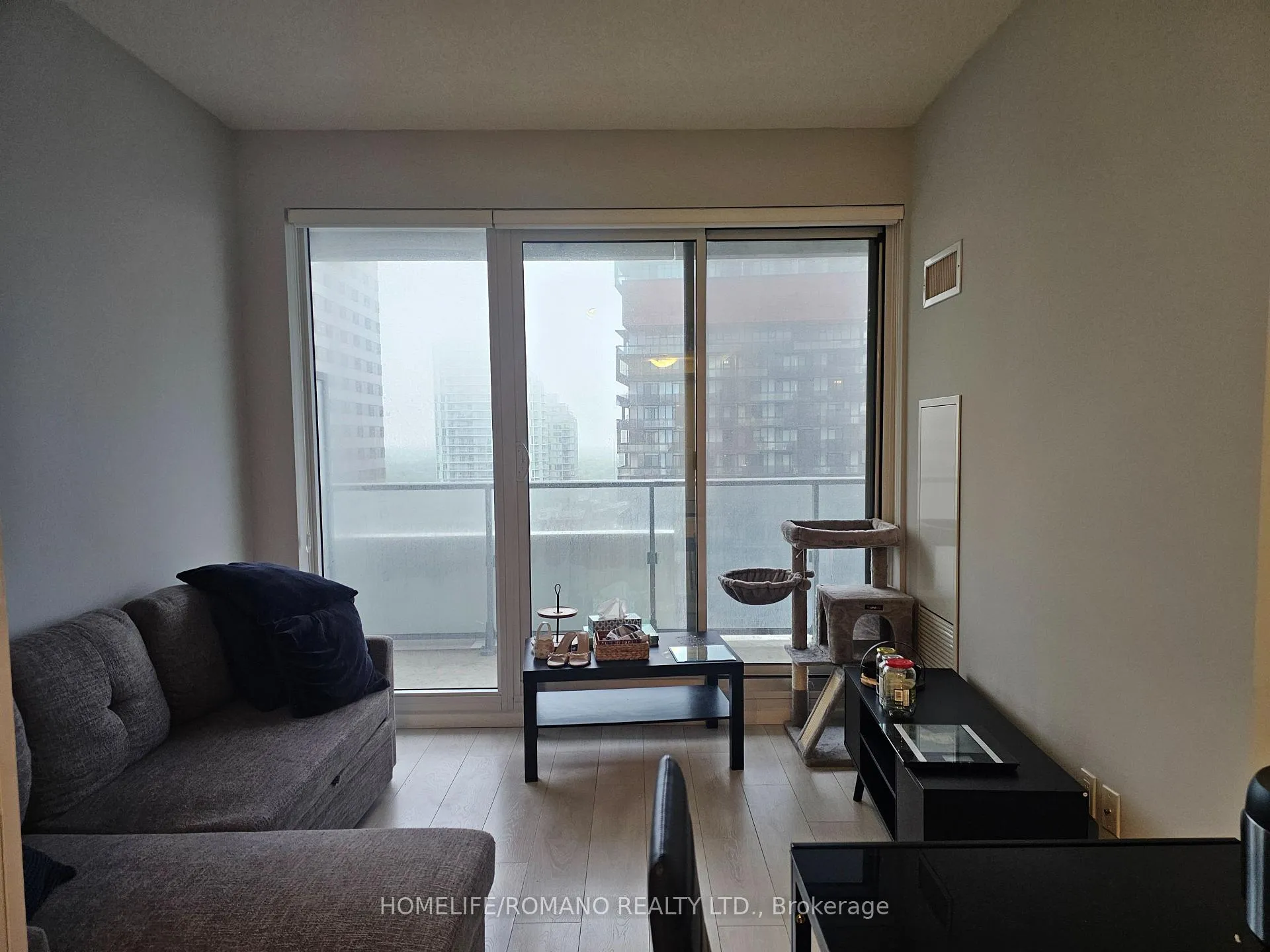 Photo 3 of Unit 2310, 2221 Yonge Street, Toronto, Mount Pleasant West — HOMEH