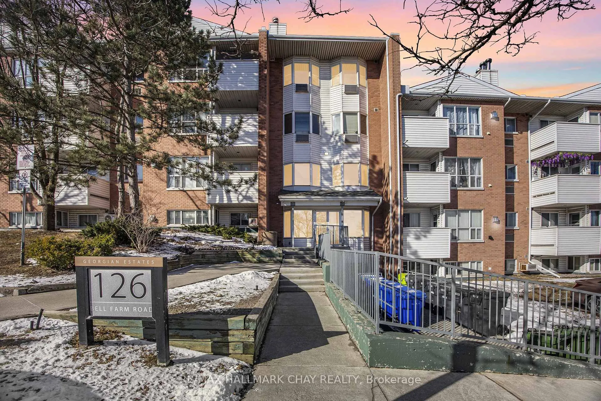 Photo 1 of Unit 316, 126 Bell Farm Road, Barrie, Alliance — HOMEH