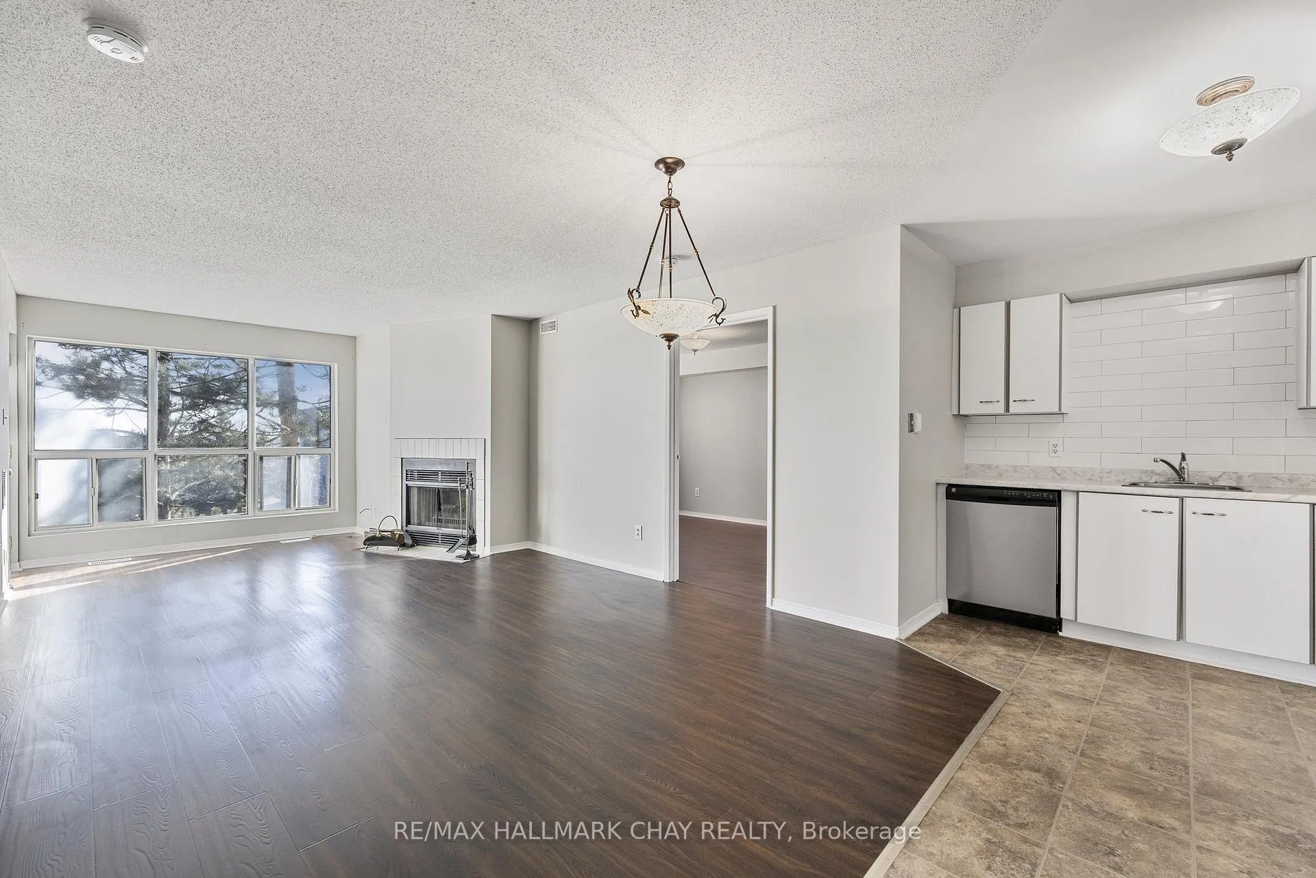 Photo 4 of Unit 316, 126 Bell Farm Road, Barrie, Alliance — HOMEH