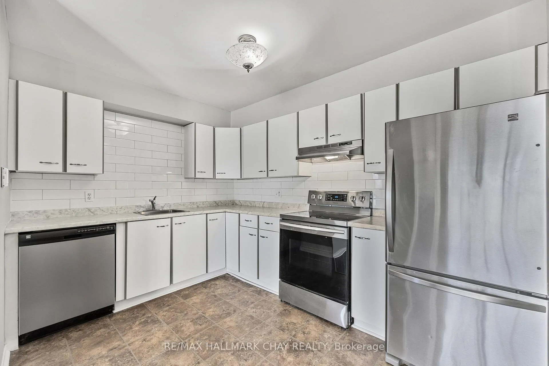 Photo 5 of Unit 316, 126 Bell Farm Road, Barrie, Alliance — HOMEH