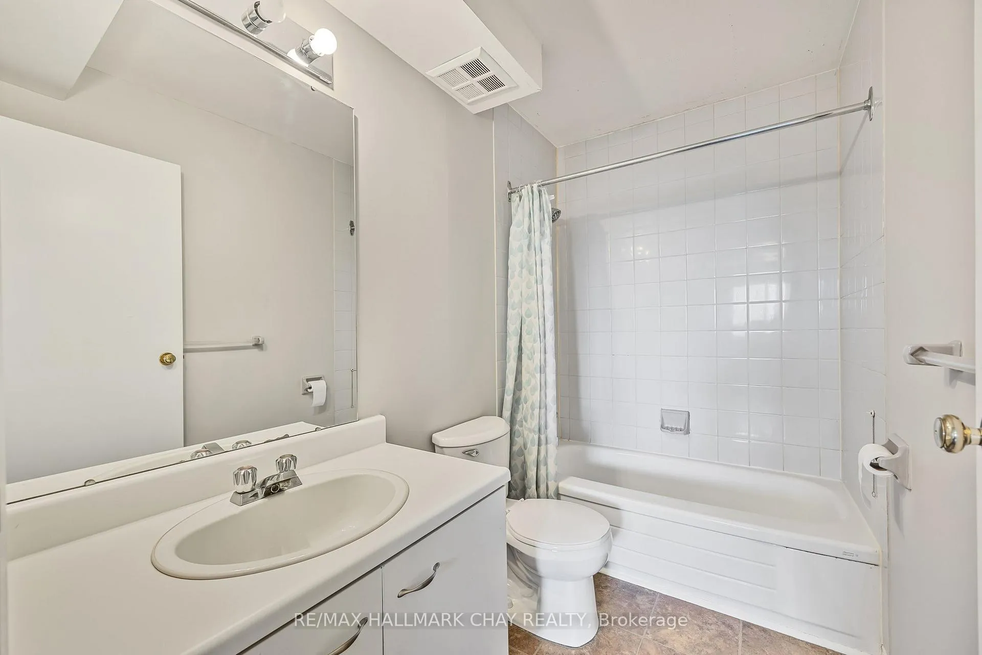 Photo 13 of Unit 316, 126 Bell Farm Road, Barrie, Alliance — HOMEH