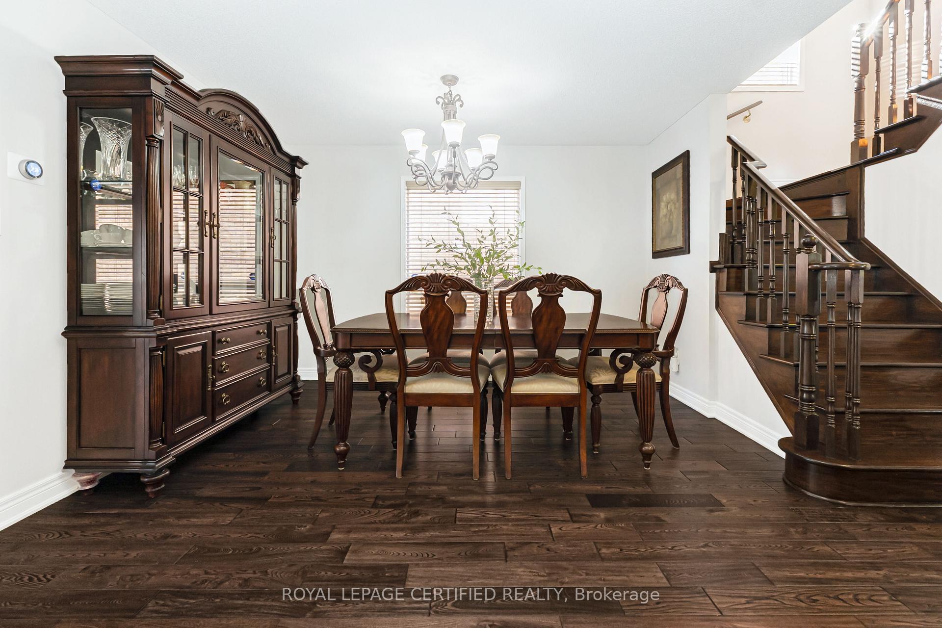 Photo 8 of 43 Heatherdale Drive, Brampton, Fletcher's Meadow — HOMEH