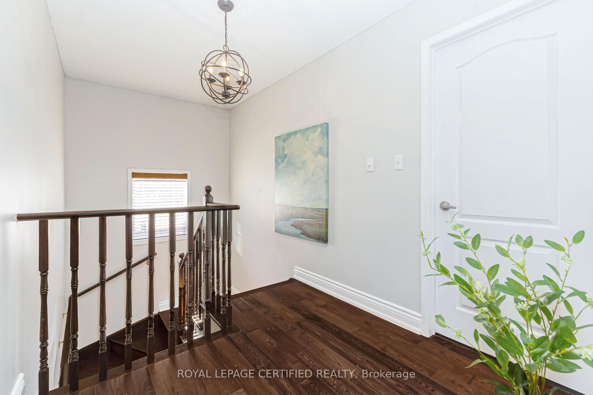 Photo 18 of 43 Heatherdale Drive, Brampton, Fletcher's Meadow — HOMEH