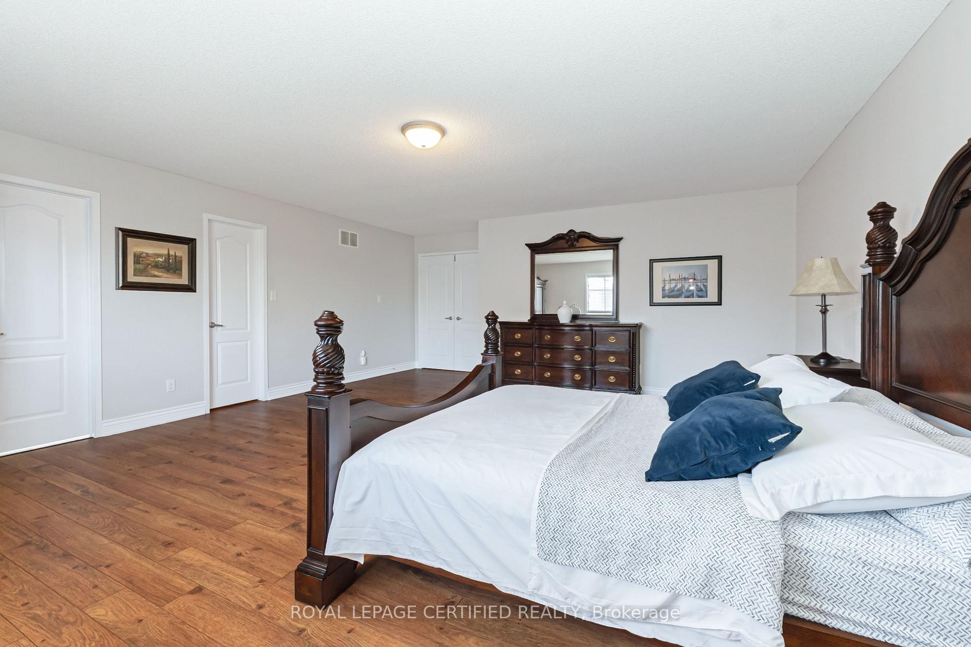 Photo 19 of 43 Heatherdale Drive, Brampton, Fletcher's Meadow — HOMEH