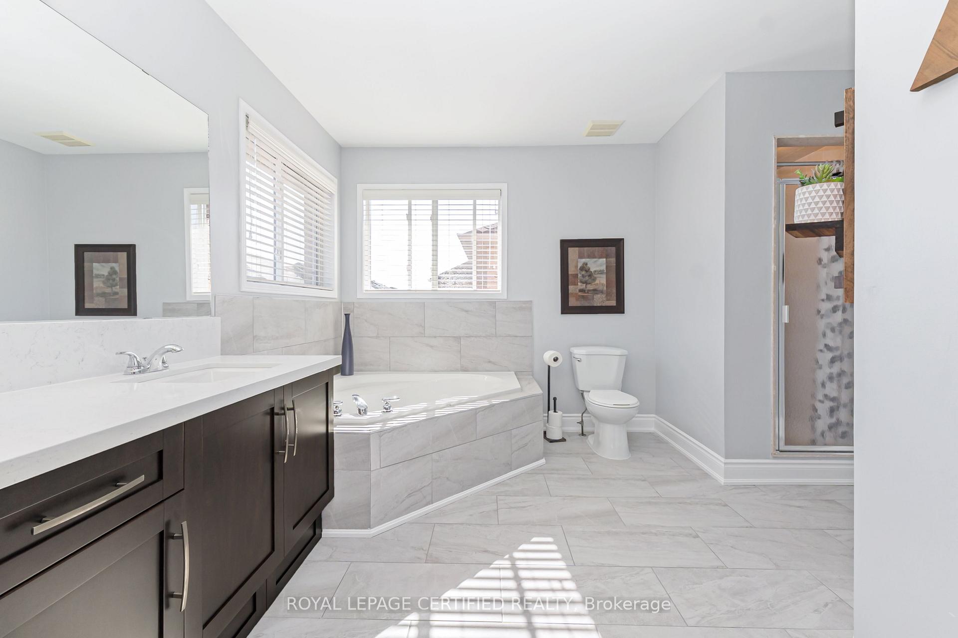 Photo 21 of 43 Heatherdale Drive, Brampton, Fletcher's Meadow — HOMEH
