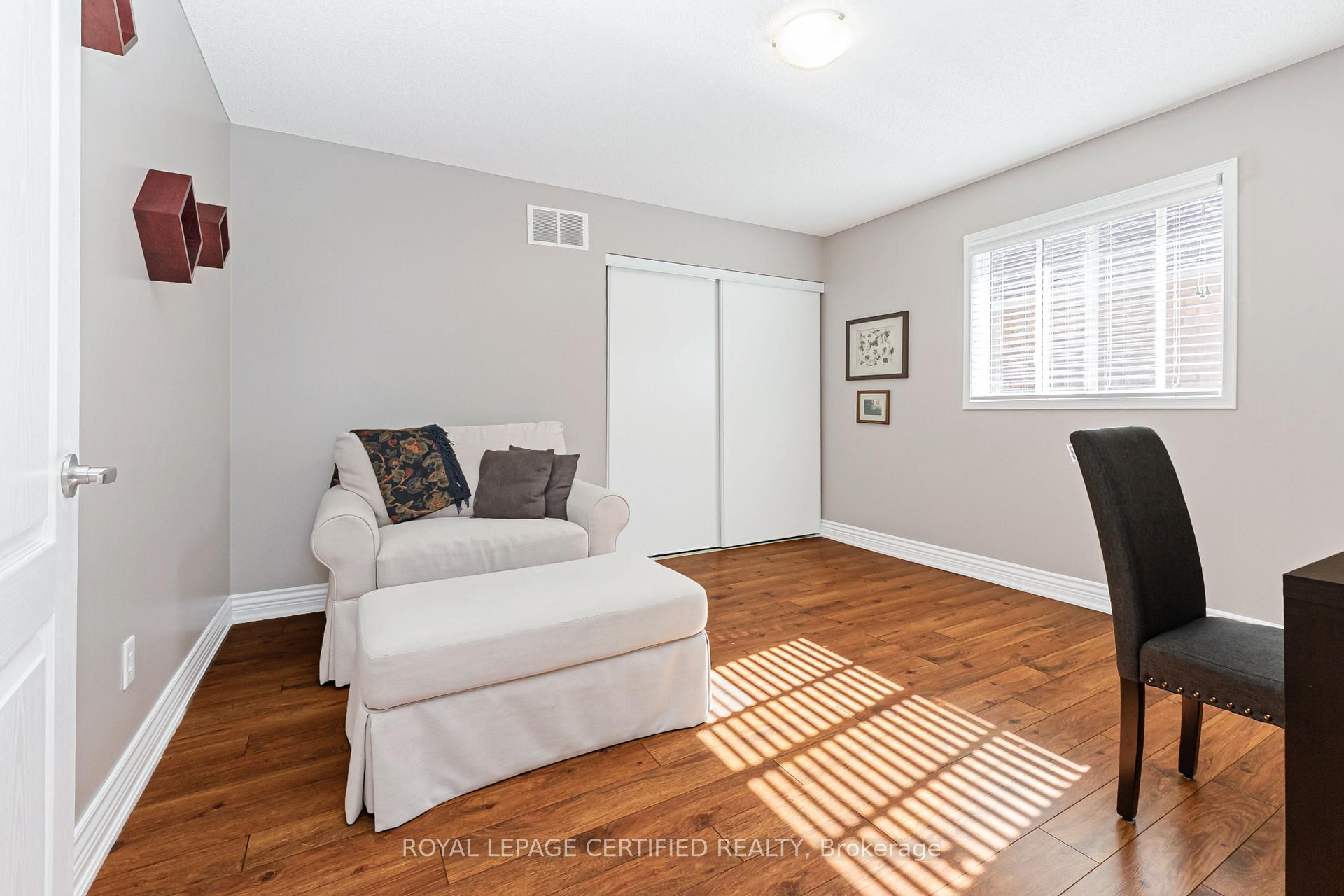 Photo 23 of 43 Heatherdale Drive, Brampton, Fletcher's Meadow — HOMEH