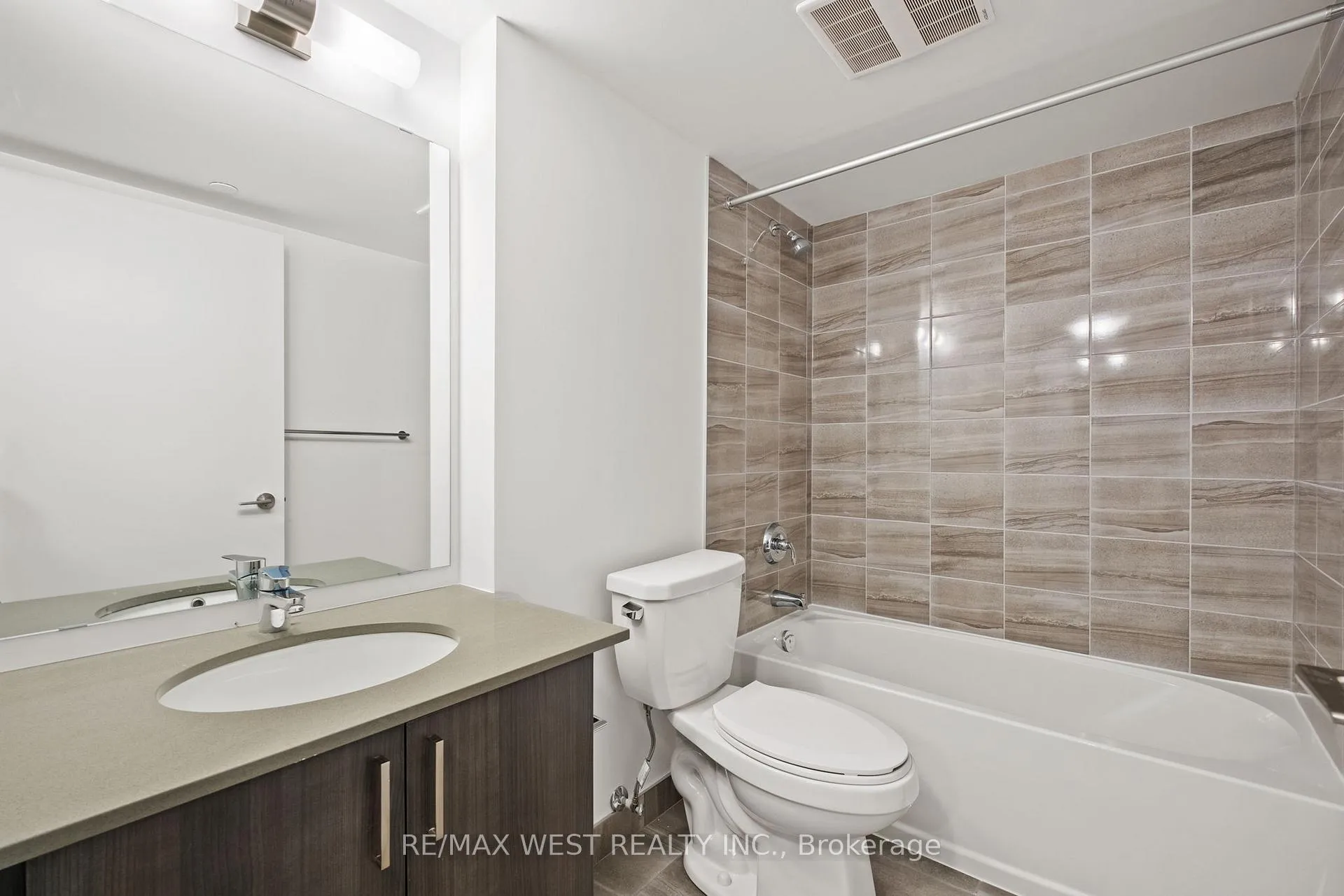 Photo 4 of Unit 2107, 1435 Celebration Drive, Pickering, Bay Ridges — HOMEH