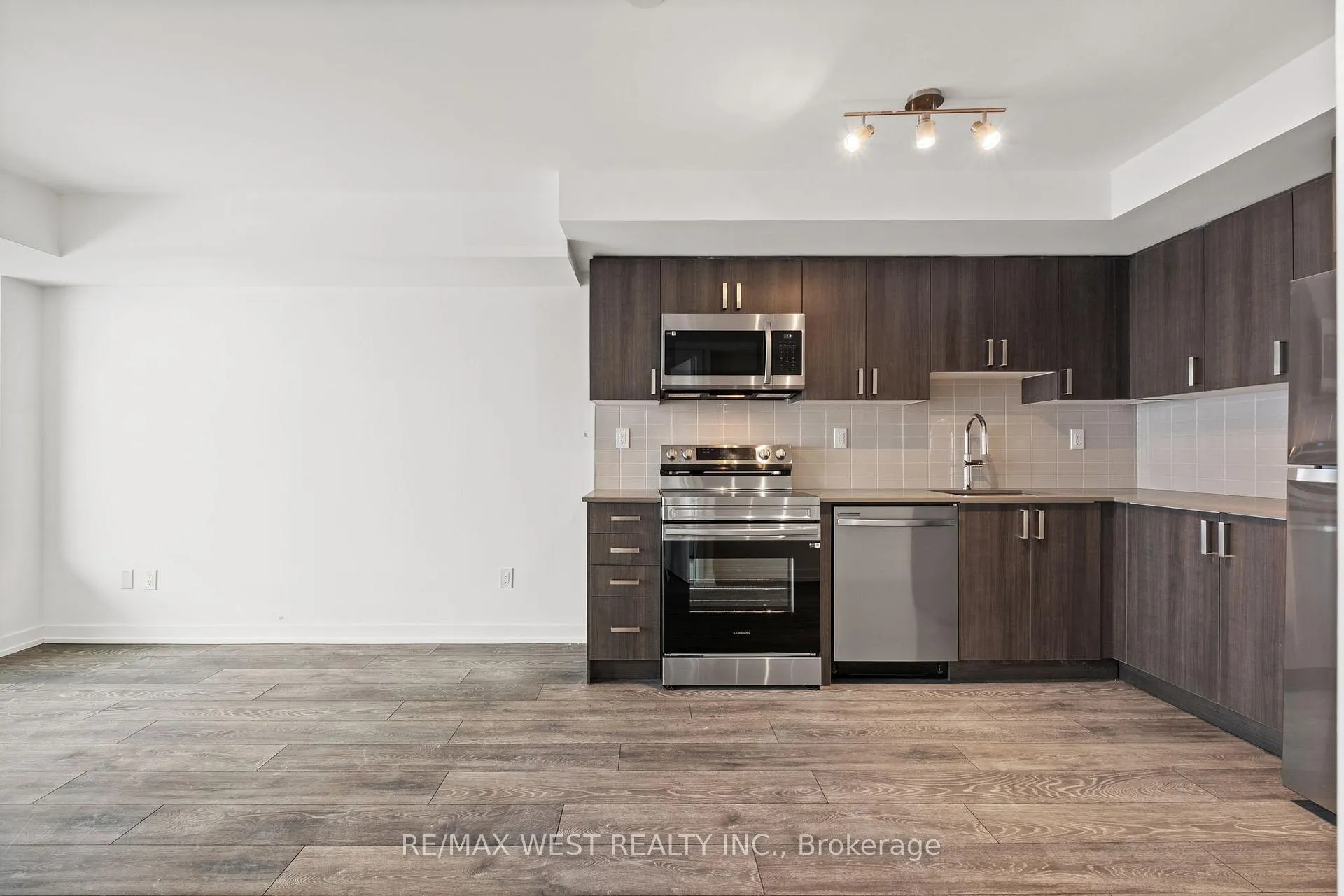 Photo 7 of Unit 2107, 1435 Celebration Drive, Pickering, Bay Ridges — HOMEH