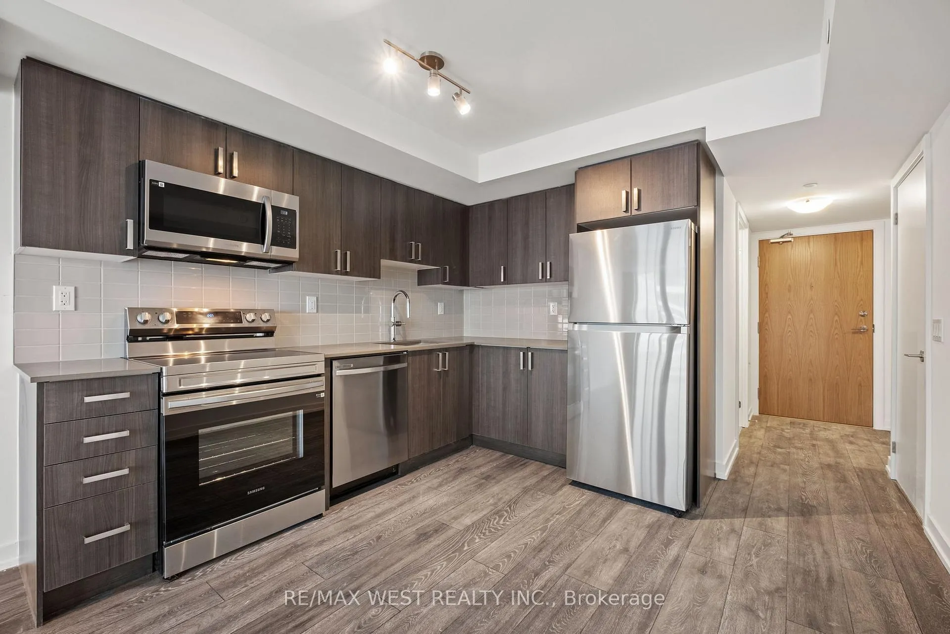 Photo 8 of Unit 2107, 1435 Celebration Drive, Pickering, Bay Ridges — HOMEH