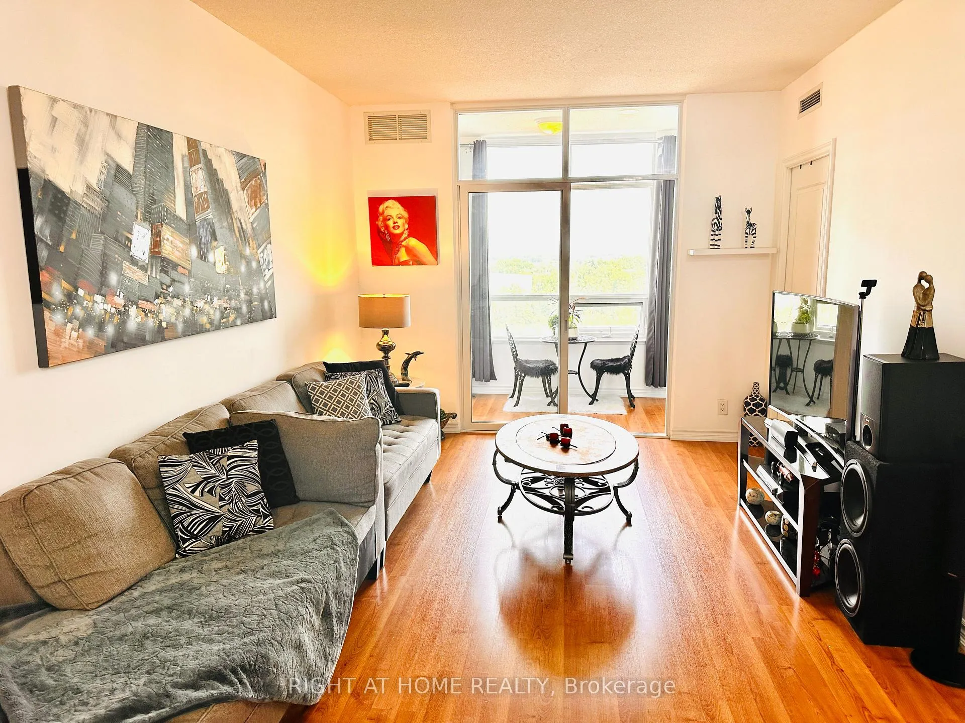 Photo 2 of Unit 1004, 9235 Jane Street, Vaughan, Maple — HOMEH