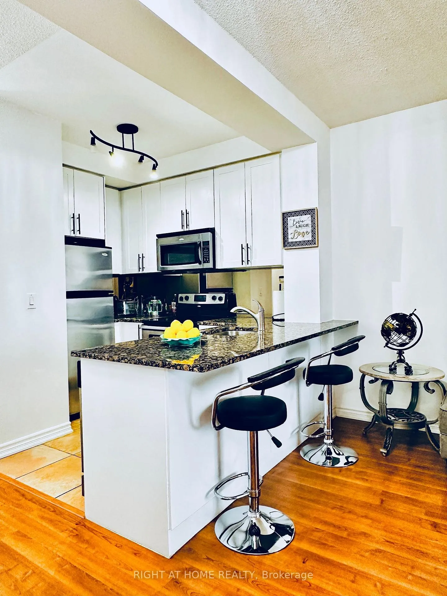 Photo 10 of Unit 1004, 9235 Jane Street, Vaughan, Maple — HOMEH