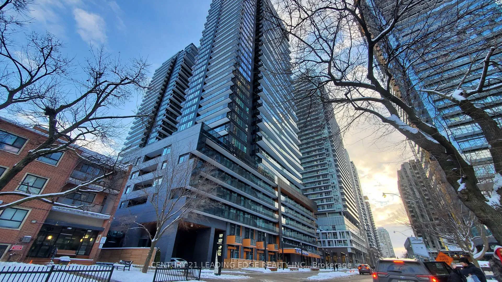 Front of Unit 411, 117 Broadway Avenue