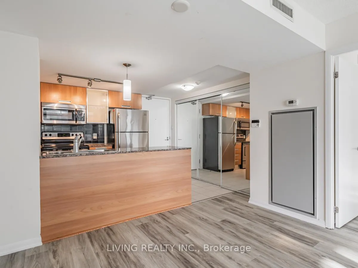 Photo 5 of Unit 1809, 38 Grenville Street, Toronto, Bay Street Corridor — HOMEH