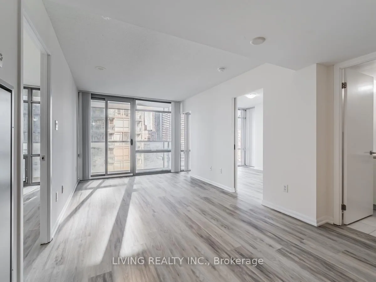 Photo 6 of Unit 1809, 38 Grenville Street, Toronto, Bay Street Corridor — HOMEH