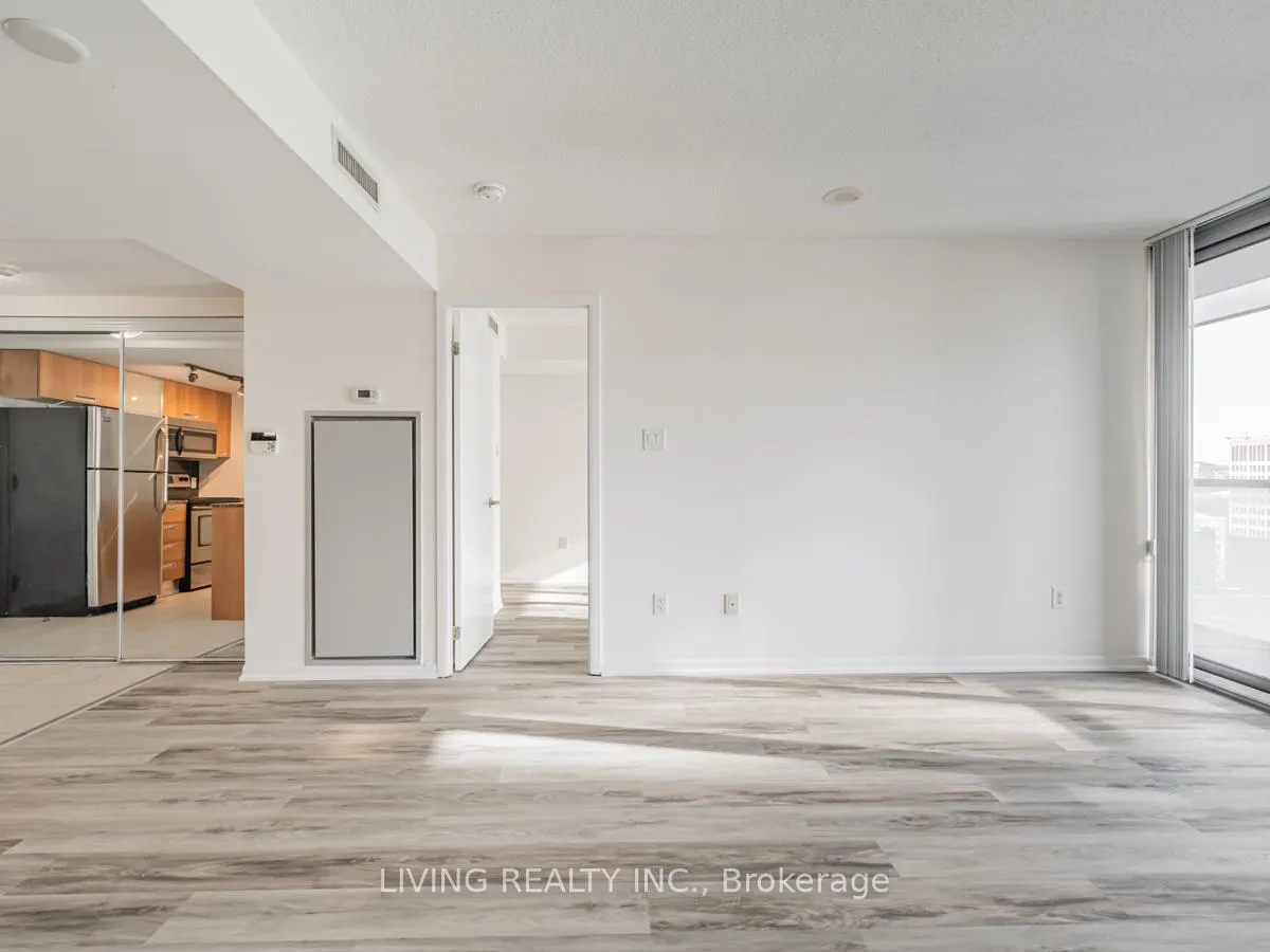 Photo 8 of Unit 1809, 38 Grenville Street, Toronto, Bay Street Corridor — HOMEH