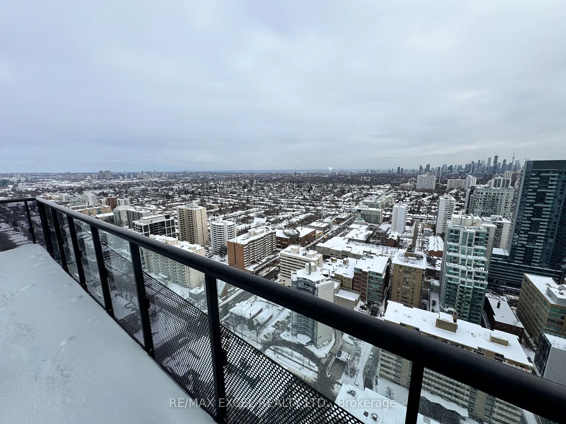 Photo 1 of Unit 3512S, 127 Broadway Avenue, Toronto, Mount Pleasant West — HOMEH