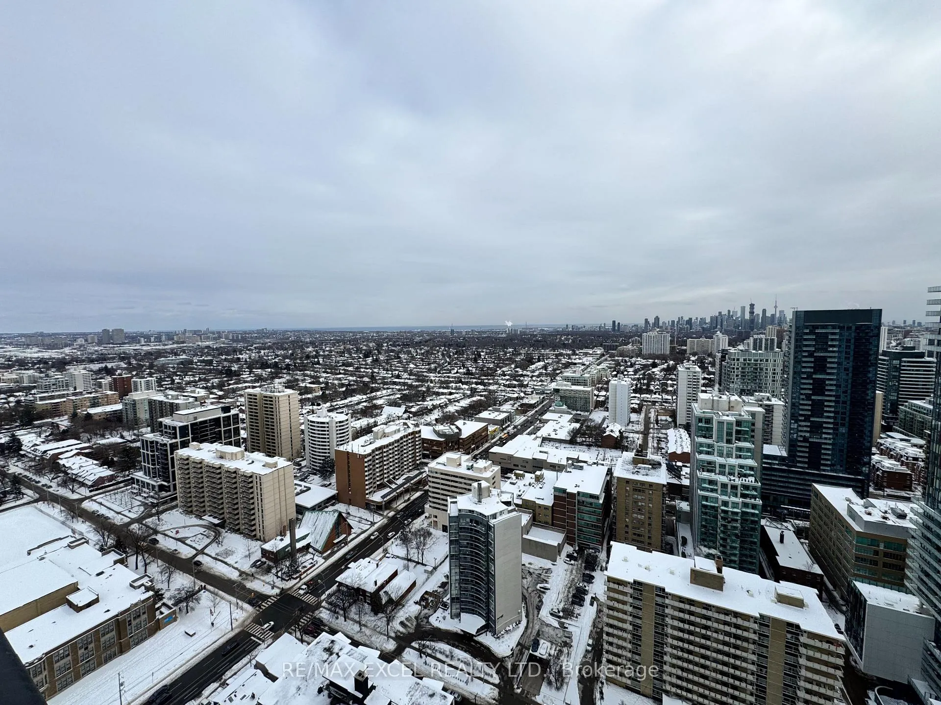 Photo 4 of Unit 3512S, 127 Broadway Avenue, Toronto, Mount Pleasant West — HOMEH