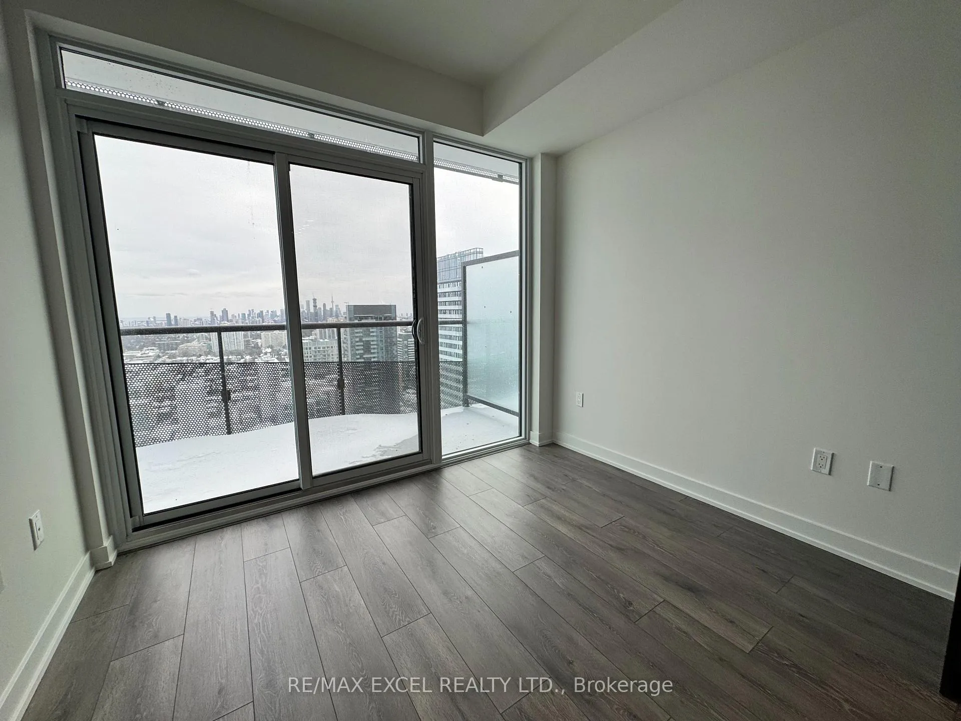Photo 6 of Unit 3512S, 127 Broadway Avenue, Toronto, Mount Pleasant West — HOMEH