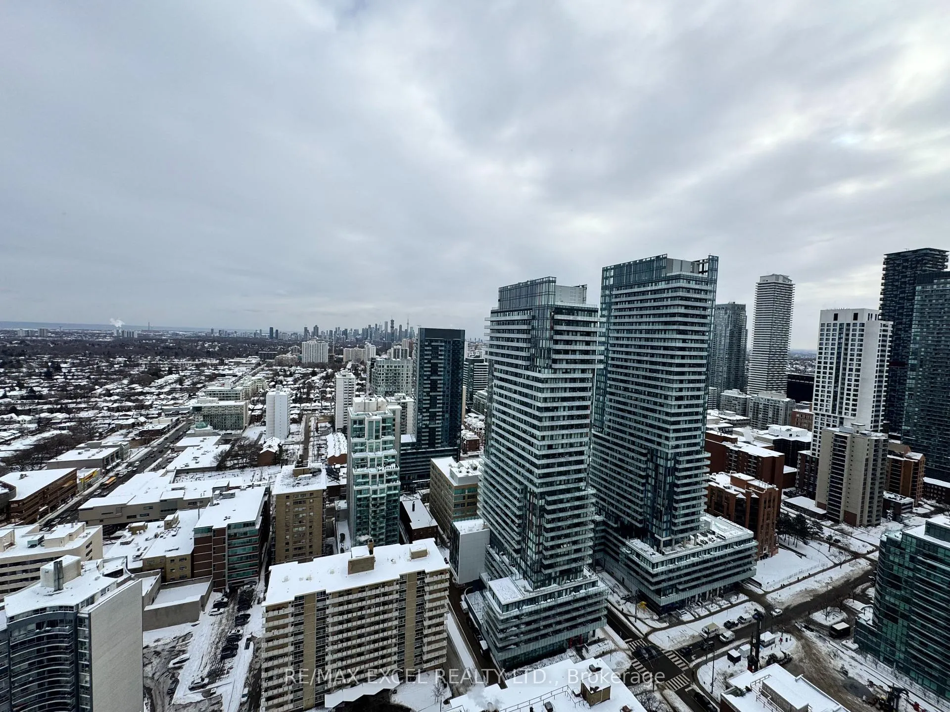 Photo 7 of Unit 3512S, 127 Broadway Avenue, Toronto, Mount Pleasant West — HOMEH