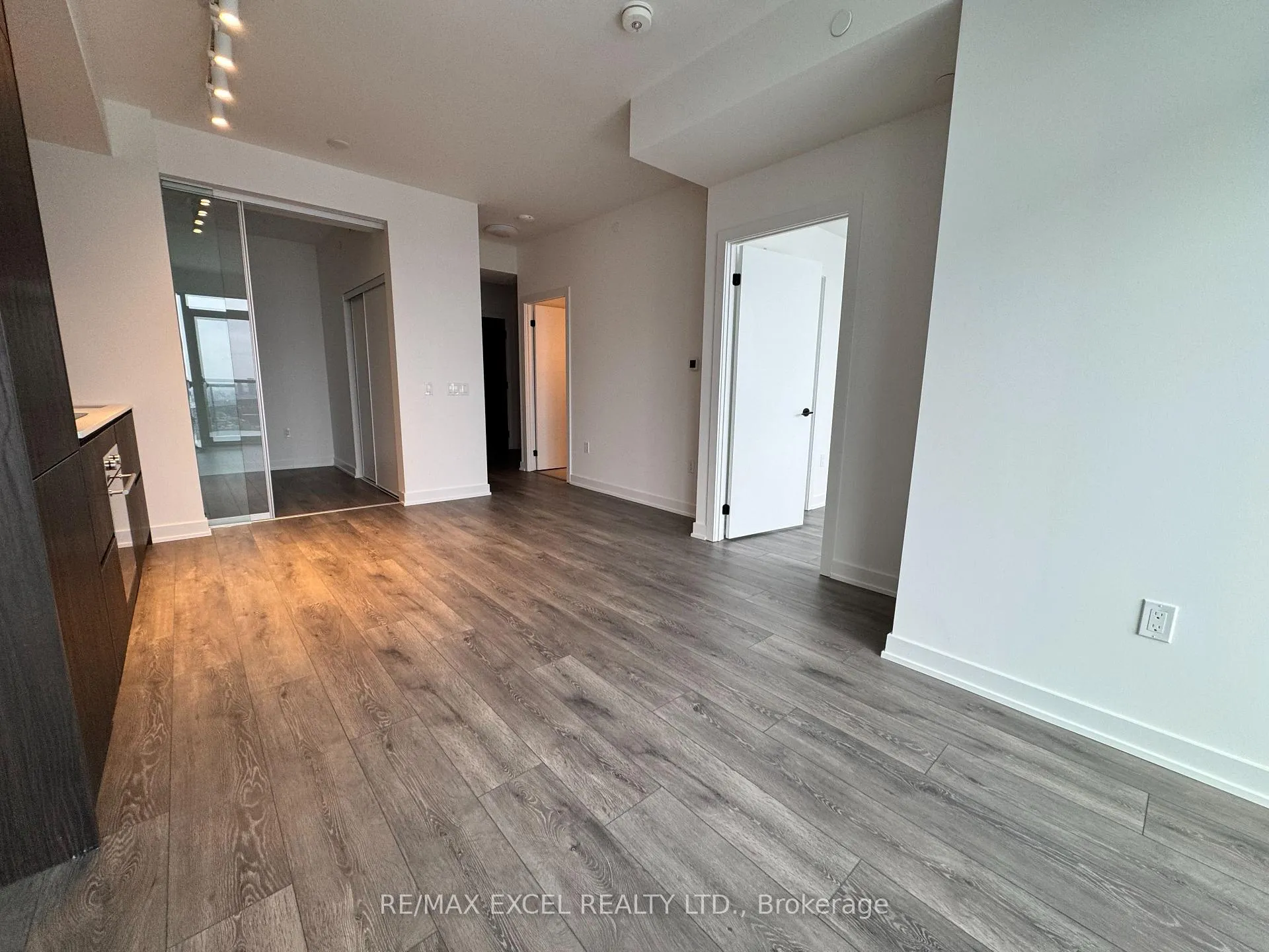 Photo 9 of Unit 3512S, 127 Broadway Avenue, Toronto, Mount Pleasant West — HOMEH