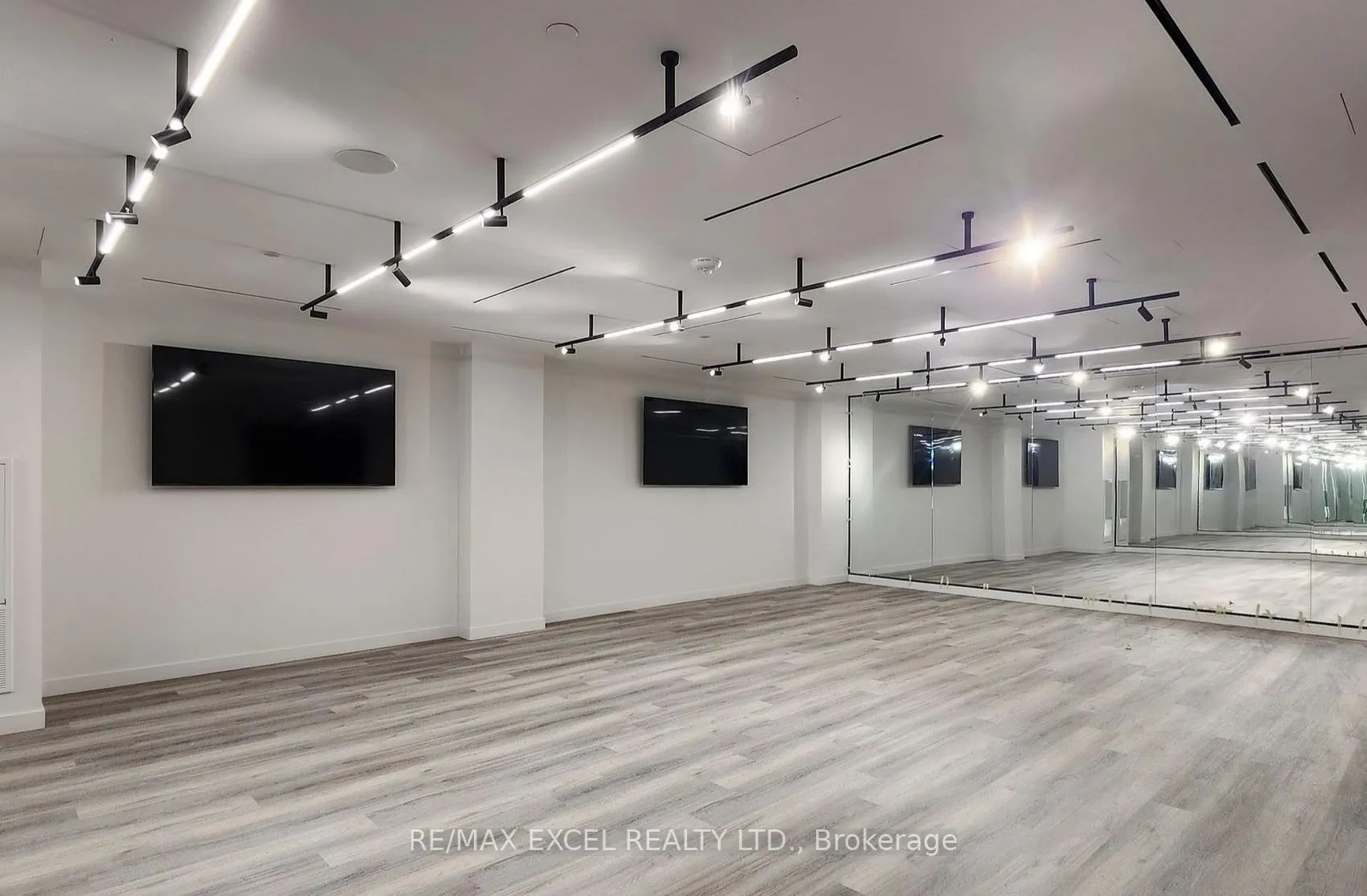 Photo 31 of Unit 3512S, 127 Broadway Avenue, Toronto, Mount Pleasant West — HOMEH