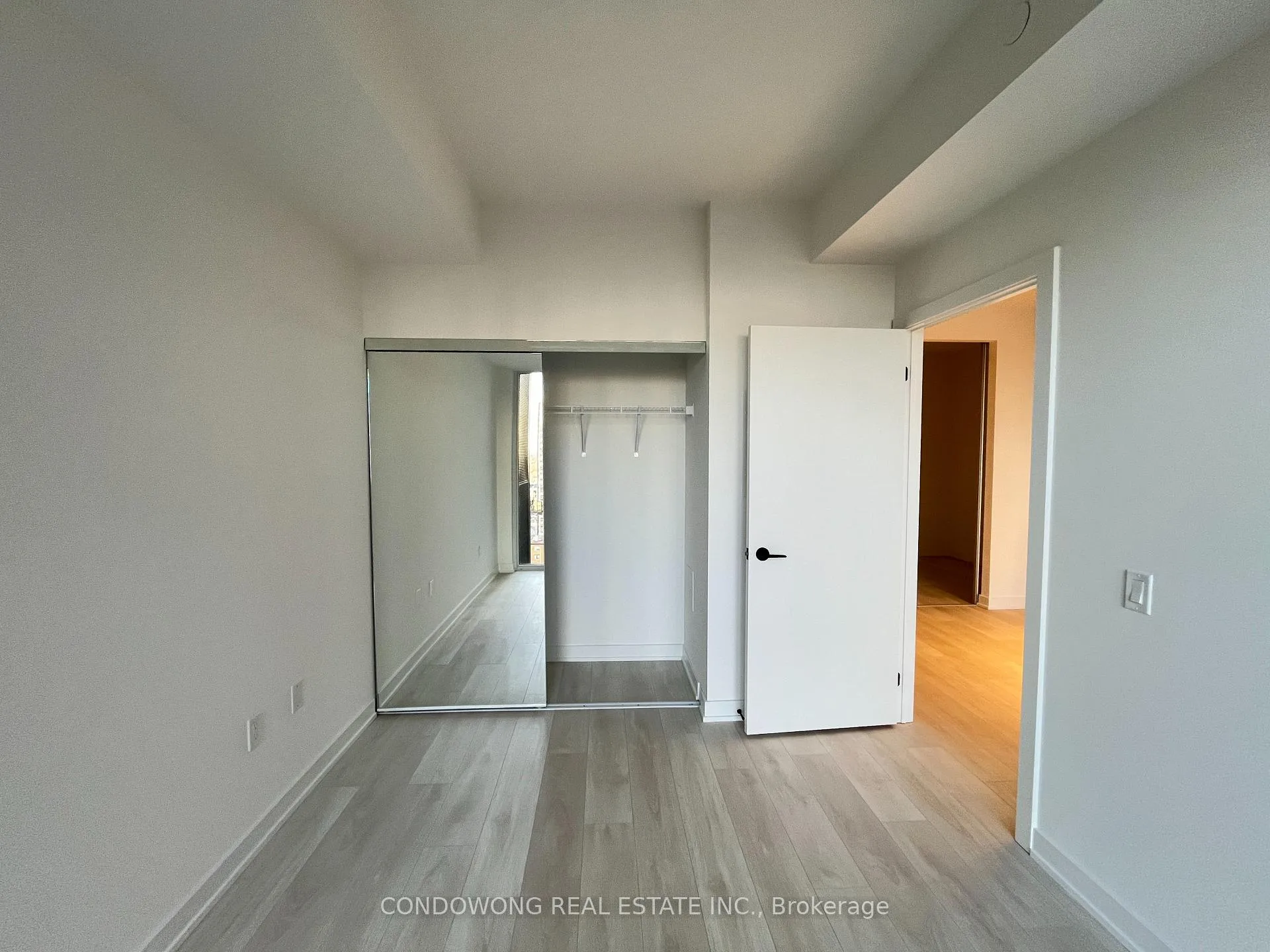 Photo 6 of Unit 1408, 117 Broadway Avenue, Toronto, Mount Pleasant West — HOMEH