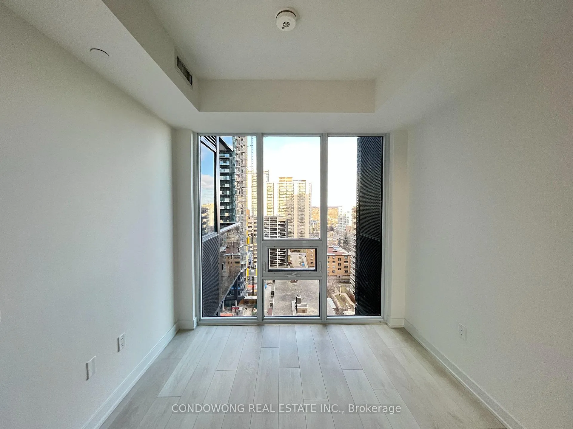 Photo 7 of Unit 1408, 117 Broadway Avenue, Toronto, Mount Pleasant West — HOMEH